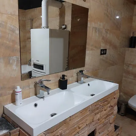 Apartman V Centre Mesta S Terasou A Zahradou Apartment *