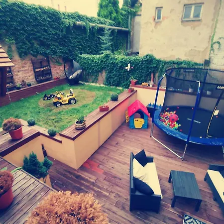Apartment Apartman V Centre Mesta S Terasou A Zahradou