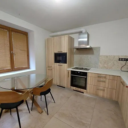 Apartman V Centre Mesta S Terasou A Zahradou *