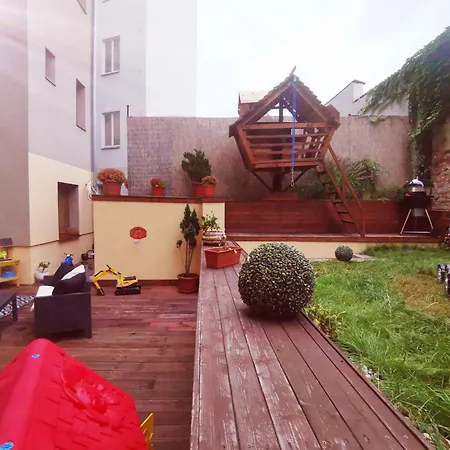 Apartman V Centre Mesta S Terasou A Zahradou *
